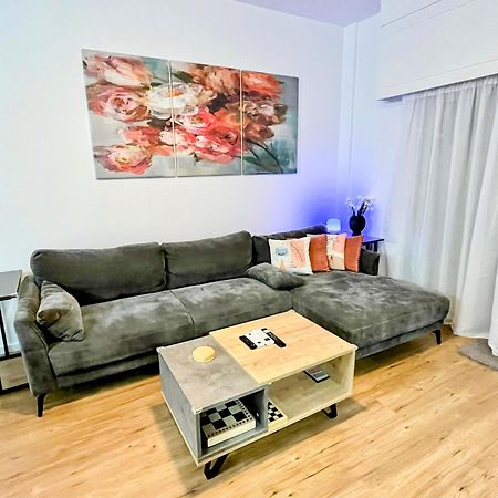 Modern Apartment Near Mckenzie Beach Larnaca Exterior photo